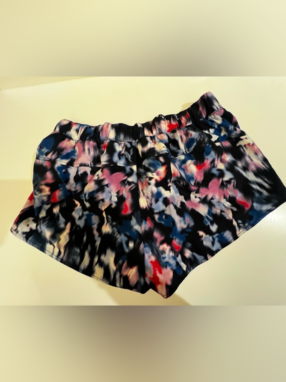 OLD NAVY WOMEN’S TIE-DYED ACTIVE QUICK DRY SHORTS BLACK, PURPLE, PINK ,RED. MED - Picture 3 of 5